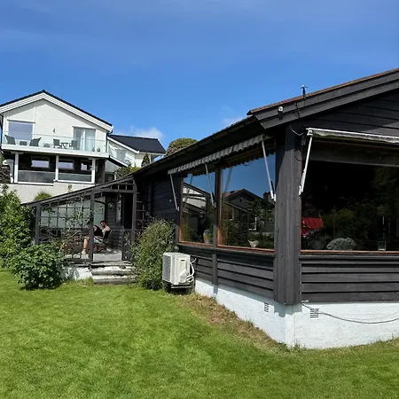 The Apple House - A Single Dwelling With Garden Centrally Located In Madla